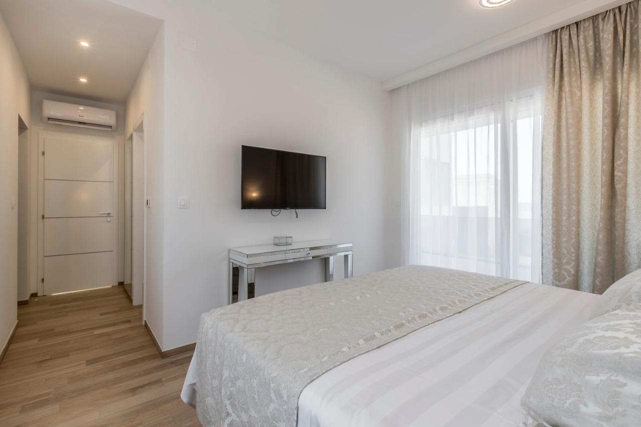 Luxurious Villa Meri Kastela Exterior photo