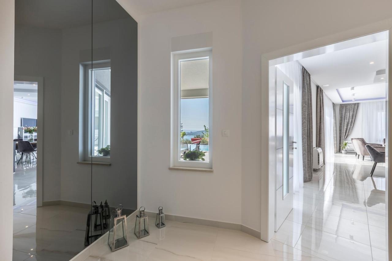 Luxurious Villa Meri Kastela Exterior photo
