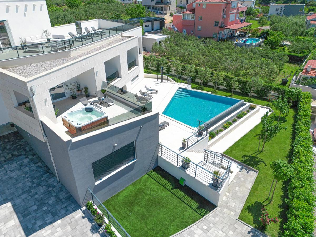 Luxurious Villa Meri Kastela Exterior photo