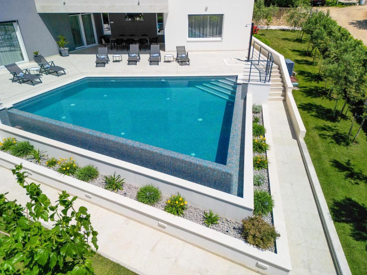 Luxurious Villa Meri Kastela Exterior photo